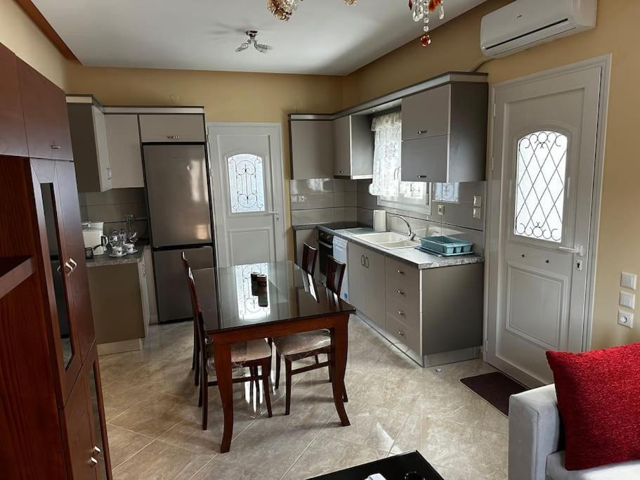 Demi'S House Apartment โวโลส ภายนอก รูปภาพ
