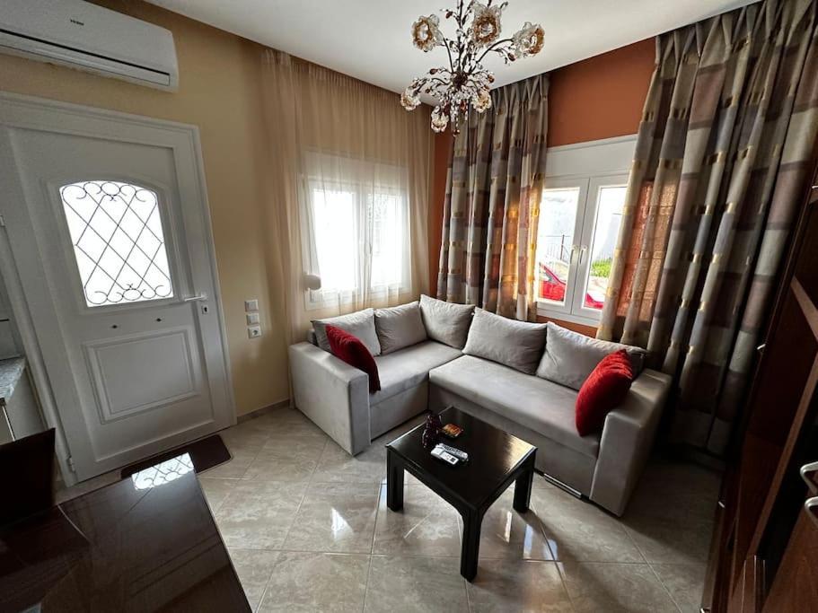 Demi'S House Apartment โวโลส ภายนอก รูปภาพ
