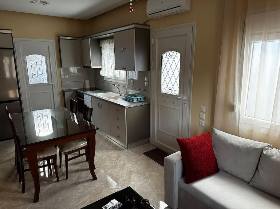 Demi'S House Apartment โวโลส ภายนอก รูปภาพ